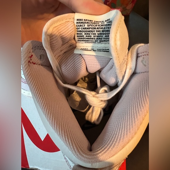 Nike Dunk High 1985 'Barely Rose'
Men’s 7
Womens 8.5 - Picture 5 of 5